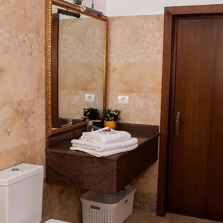 Complex Adal Chalet